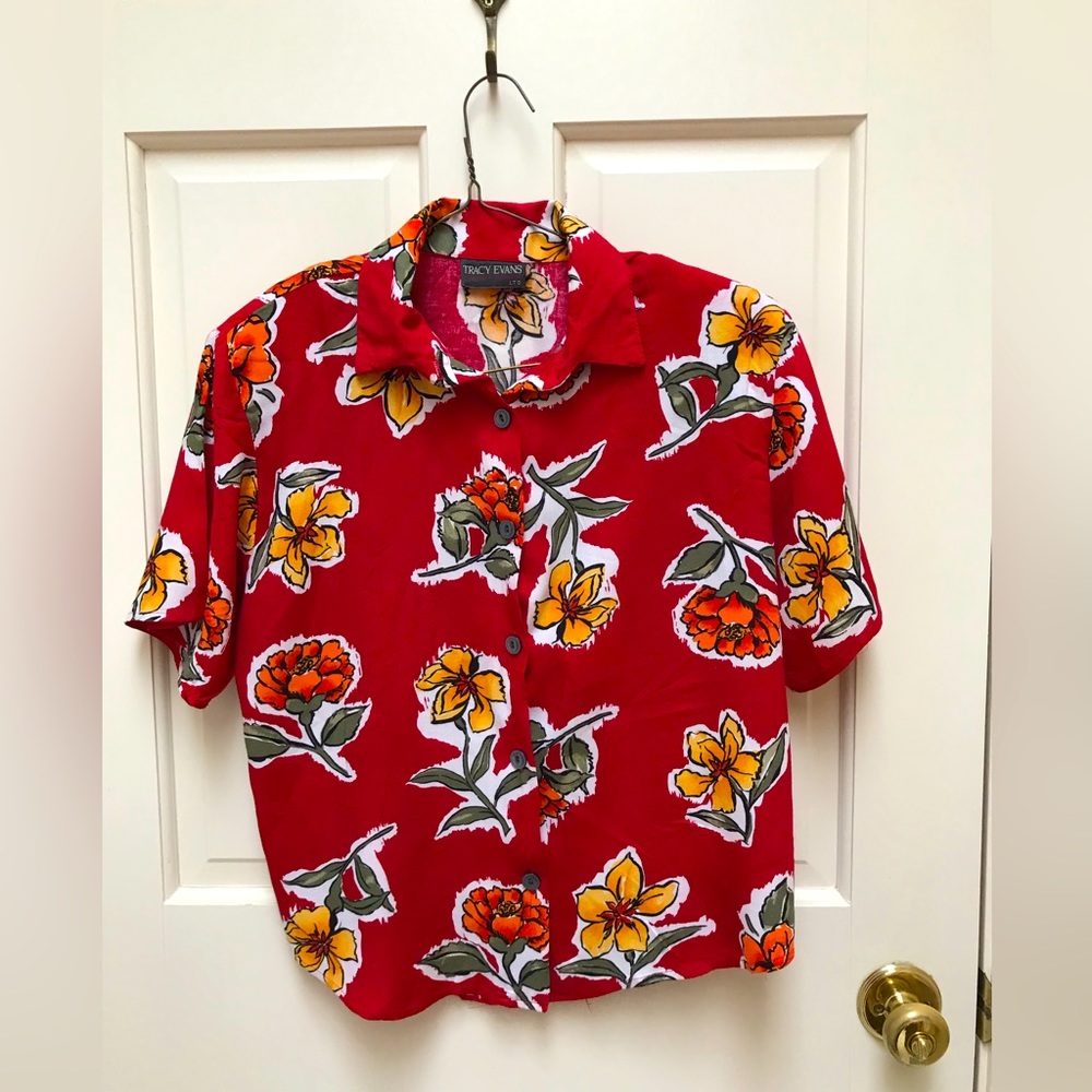 Short Sleeved Blouse Size: Medium Brand: Tracy Evans LTD